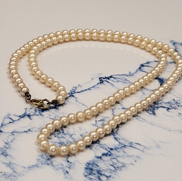 Vintage Pearl Necklace - Picture 10 of 12